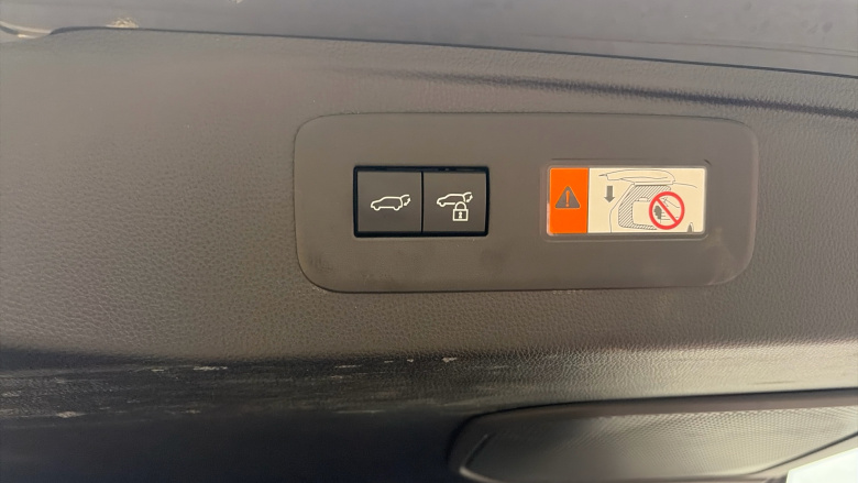 Toyota Land Cruiser 2.8 D-4D 204 Invincible 5dr Auto [7 Seat] Diesel Station Wagon